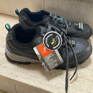 NWT Ozark Trail ladies hiking shoes